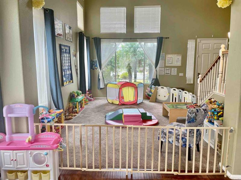 BRIGHT STARS ACADEMY - Pre-school